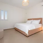 Twin Suns Luxury Villa *