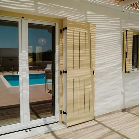 Twin Suns Villa Drios
