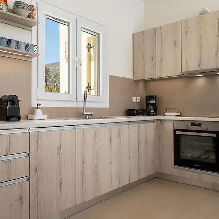 Twin Suns Luxury Willa Drios