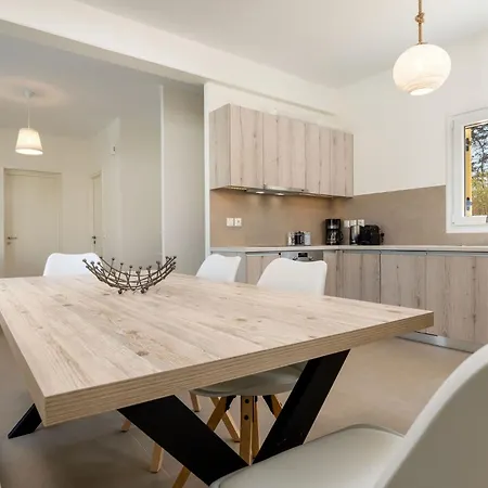 Twin Suns Luxury Villa *