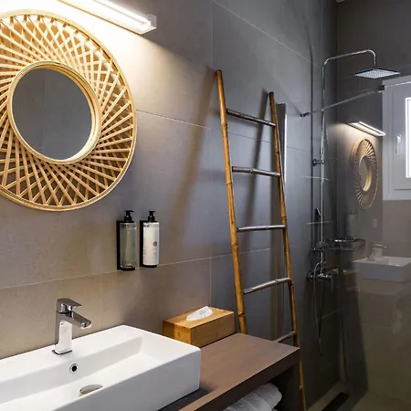 Twin Suns Luxury Willa