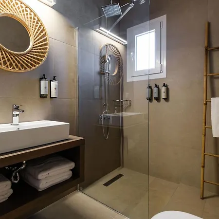 Twin Suns Luxury Willa