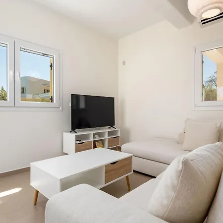 Twin Suns Luxury Willa